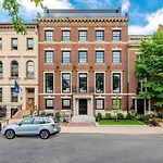 Stylish Hotel Room In Boston\'S Fenway - Unit #107
