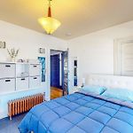 3Br Victorian Getaway With Loft, Near The Bay