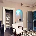 L 3-33 Stylish Private Studio In Boston!