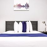 Large Stylish Newbury Street Studio W/ Kitchen