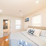 Bright & Spacious 4Br & 2Ba Boston Apt - Bathtub, Free Parking Near Red Line 802