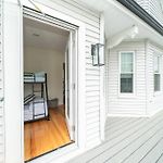 Bright & Spacious 4Br & 2Ba Boston Apt - Bathtub, Free Parking Near Red Line 802
