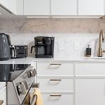 Back-Bay Penthouse Downtown & Parking & Gym