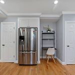 Modern Luxury Steps From Zoo & Golf Course