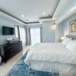 3Br Gem Skyline Views, Laundry & Central Air