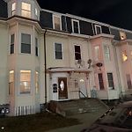 Cozy And Convenient Allston Condo With Private Parking