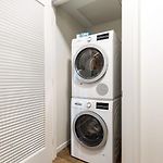Luxury Apt Seaport With Pool