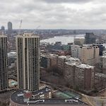 Luxury Apt Downtown