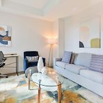 Bright Apt Downtown Seaport