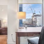 Spacious Apt Full Kitchen In Seaport