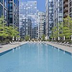 Lux Apt Downtown With Pool