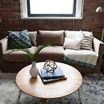 Centrally Located Luxurious Loft Walk Anywhere