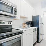 Simple 1Br Financial District Keyless Entry