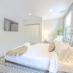 Sleek Fidi Studio Close To Public Transit