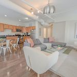 Bright And Bold 2 Bedroom Unit Minutes From The T