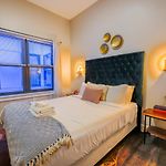 Keyless Entry Laundry In Unit Pet Friendly