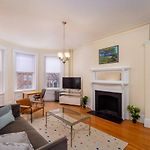 Beautiful Newbury St 1 Bedroom Unit