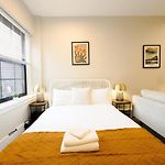 Bold And Spacious Studio Back Bay