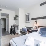 Downtown Central Studio W Fast Wifi, Keyless Entry