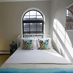 Comfy Back Bay Alcove Studio Apt