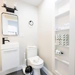 Vibrant Studio In Prudential Area