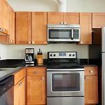 Lux 2Br In The Heart Of Fidi