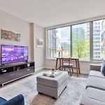 Luxury Apt In Seaport With Gym