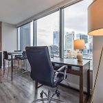Modern Apt In Seaport With Gym