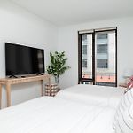 Back-Bay Upscale Central Condo Rooftop & Parking
