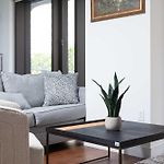 Back-Bay Upscale Central Condo Rooftop & Parking