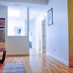 Modern & Spacious 4-Bedroom Apartment In Roxbury