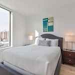 Gorgeous Apt Heart Of Downtown