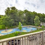 4 Mi To Fenway Park: Pet-Friendly Dorchester Apt!