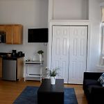 Stylish Downtown Studio In The Southend, C.Ave# 3