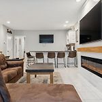 Heart Of Southie - Hot Tub + Walk To Top Bars