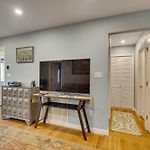2Br Dog-Friendly Apt In 2-Fam Home - Comfy Retreat