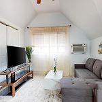 3 Mi To Franklin Park Zoo! Bright Residential Stay