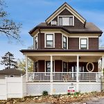 3 Mi To Franklin Park Zoo! Bright Residential Stay