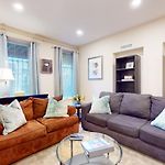 2 Bedroom Unit In The Heart Of Back Bay