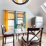 3 Mi To Franklin Park Zoo! Bright Residential Stay