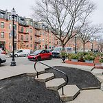 Back Bay Studio W Wd Nr Copley T Bos-782
