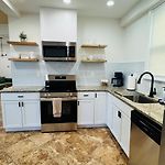 Spacious 3Br Near Boston Free Parking