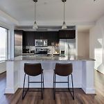 Stylish Seaport Apartment Near Waterfront Dining & Downtown