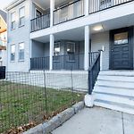 Cozy, Spacious Home Near Downtown Boston