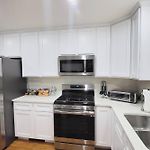 3-Bedroom Apt 9B2 20-Minuite To Downtown Boston