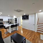 3-Bedroom Apt-9W2 20-Minuite To Downtown Boston