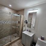 1-Bedroom Apt-9B1 20 Minutes To Downtown Boston