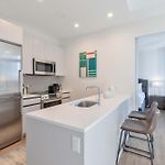 Luxury Modern Apt Heart Of Seaport