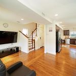 Comfortable 4Br Boston Getaway - Pet-Friendly - Near I-93 & Red Line 988