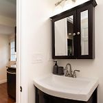 Comfortable 4Br Boston Getaway - Pet-Friendly - Near I-93 & Red Line 988